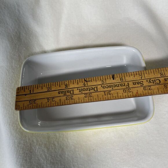 Valentina Yellow Scalloped Sides Baking Dish Made In Italy 7 x 5 in Bakeware Set - Picture 4 of 6